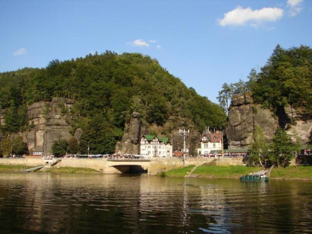 Restaurace a Penzion Oáza Hřensko Exterior foto