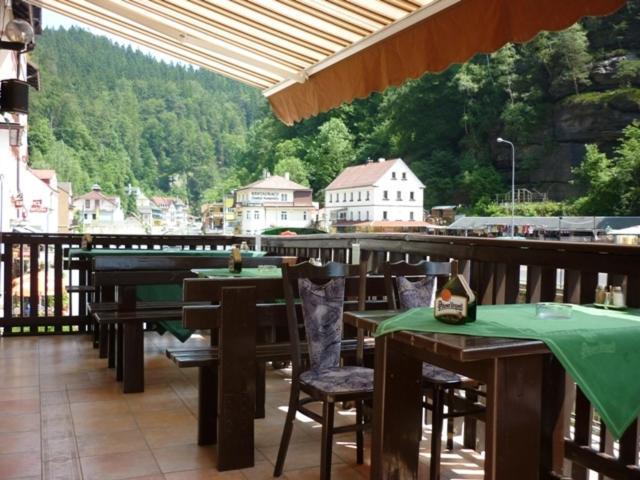 Restaurace a Penzion Oáza Hřensko Exterior foto