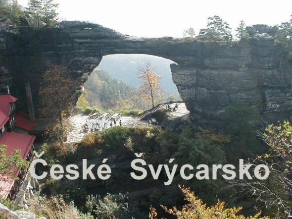 Restaurace a Penzion Oáza Hřensko Exterior foto